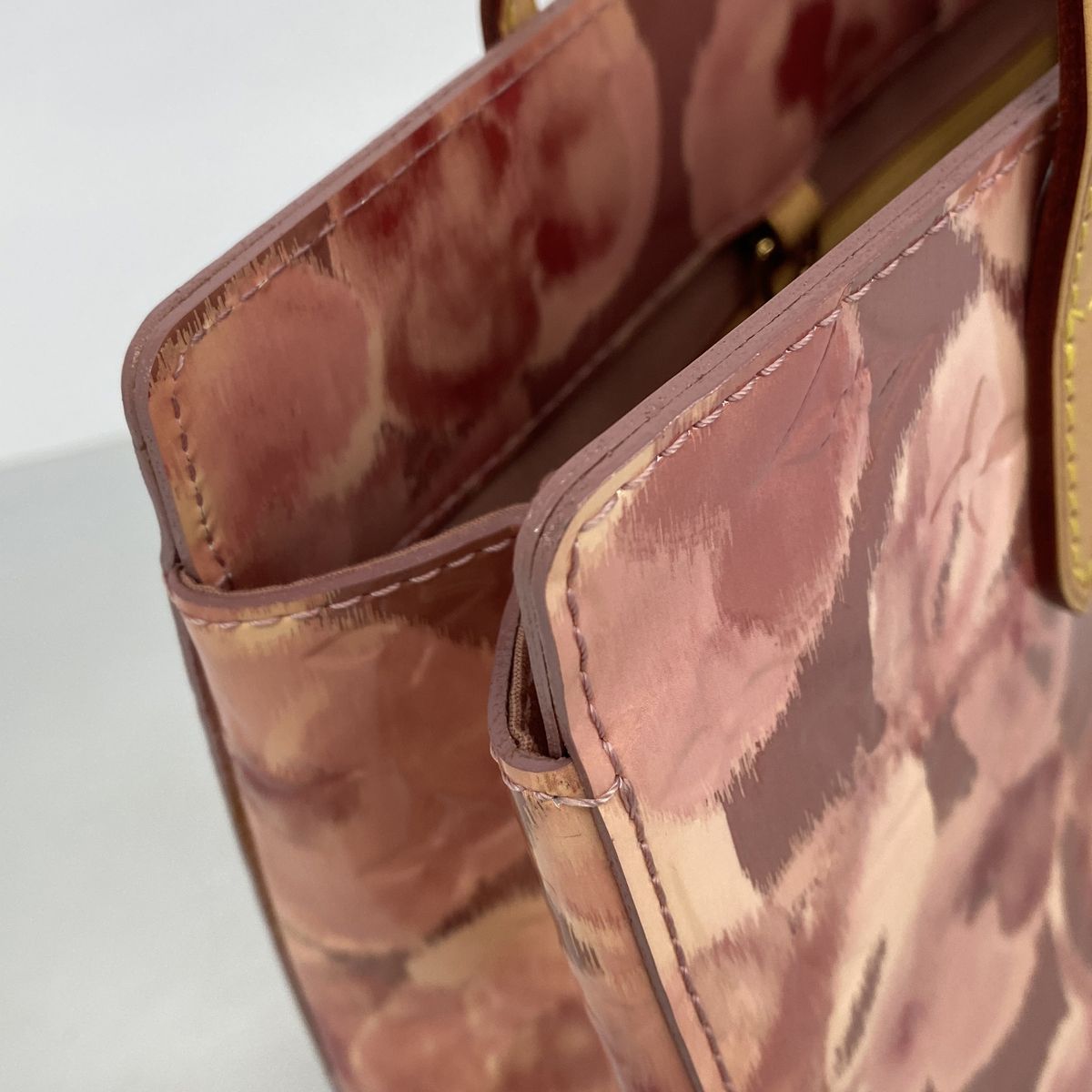 Louis Vuitton Vernis Ikat Flower Katarina BB Rose Vereur Handbag — view 6