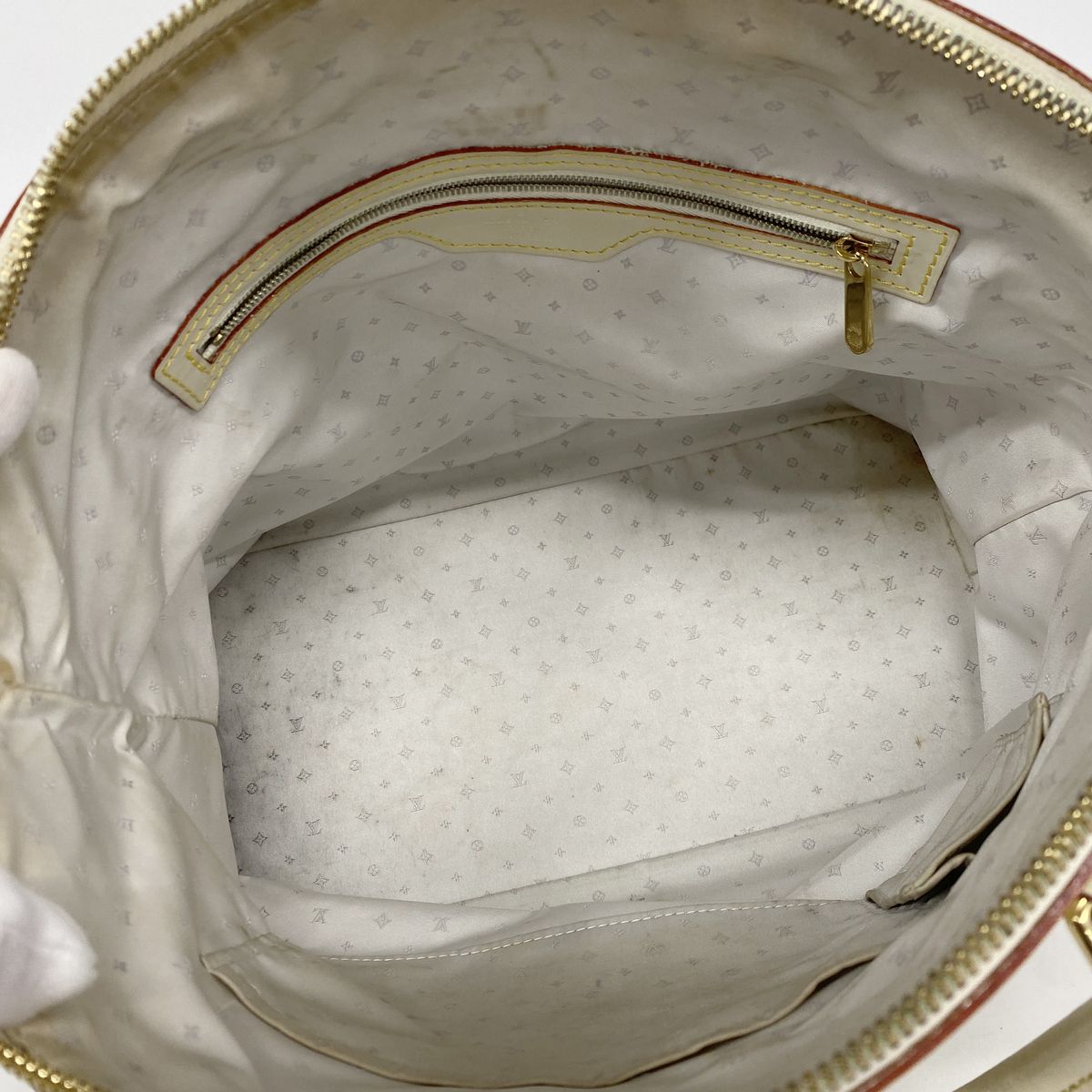 Louis Vuitton Suhali Rockit MM Blanc Handbag — view 4