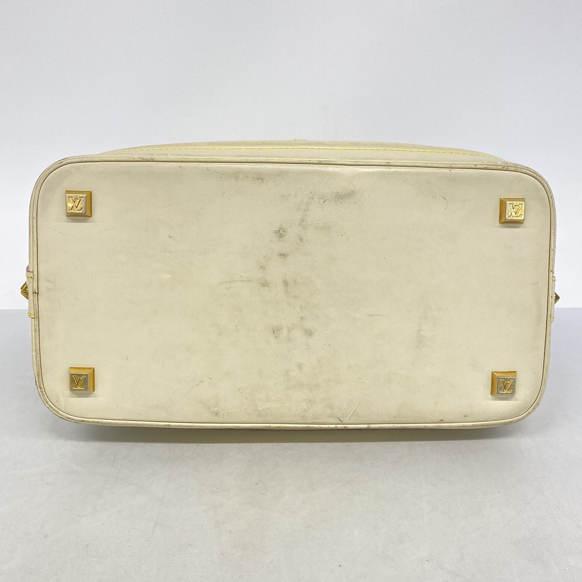 Louis Vuitton Suhali Rockit MM Blanc Handbag — view 3