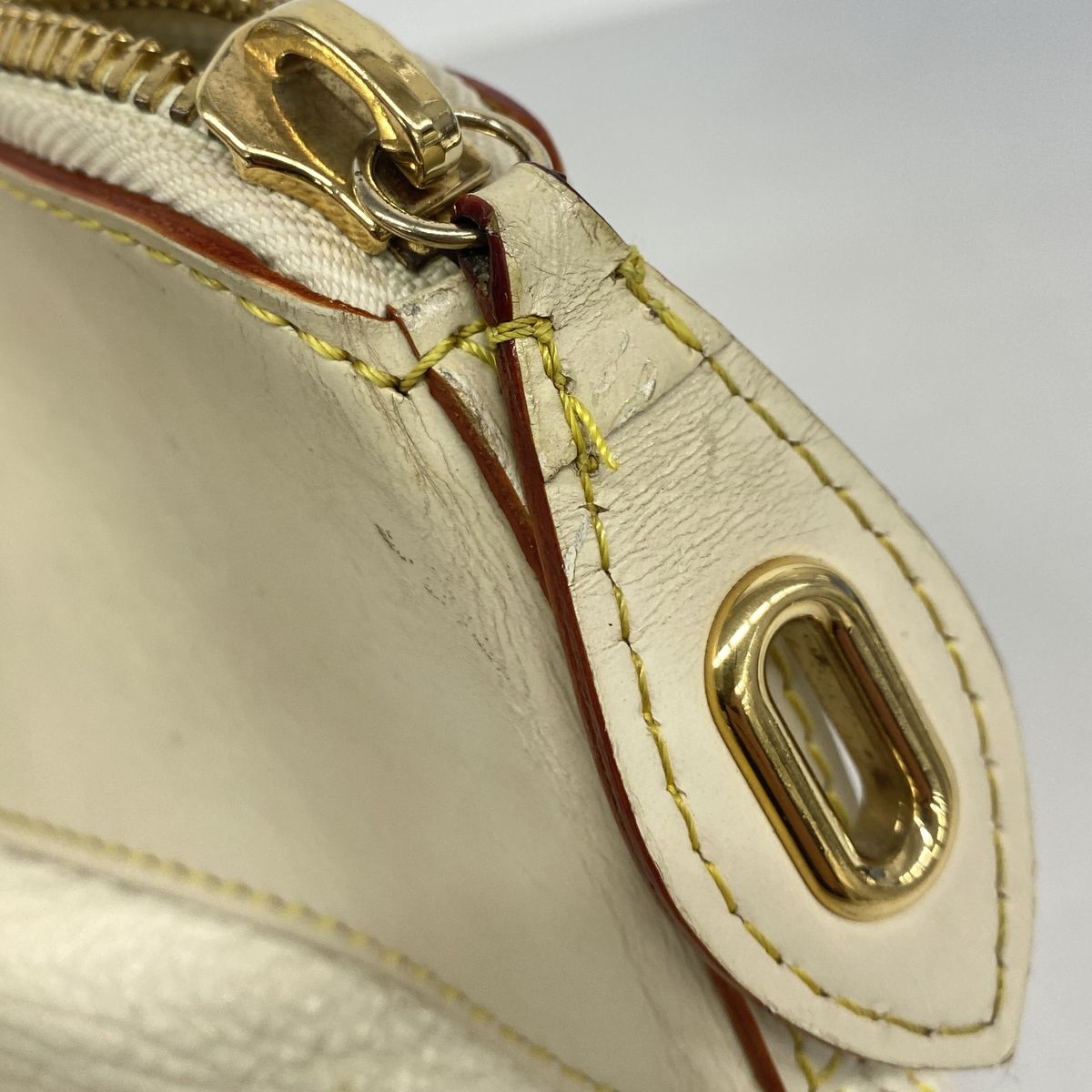 Louis Vuitton Suhali Rockit MM Blanc Handbag — view 8