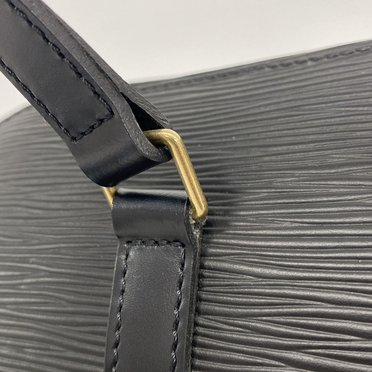 Louis Vuitton Epi Souflo Noir Handbag — view 8
