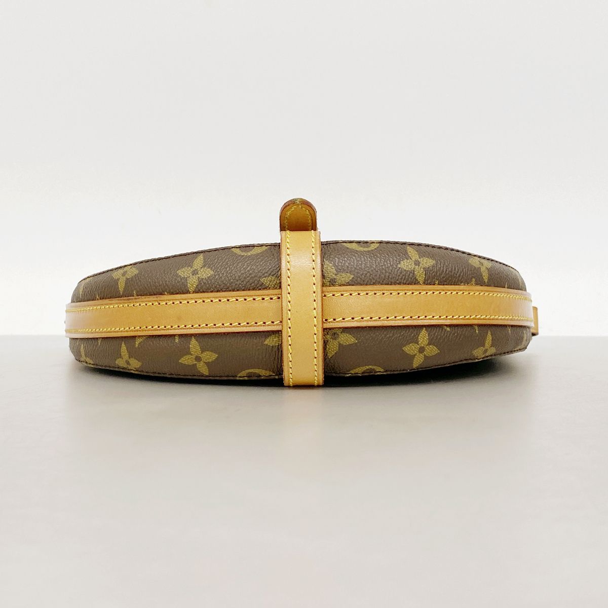 Louis Vuitton Shoulder Bag Monogram Cite MM Brown — view 3