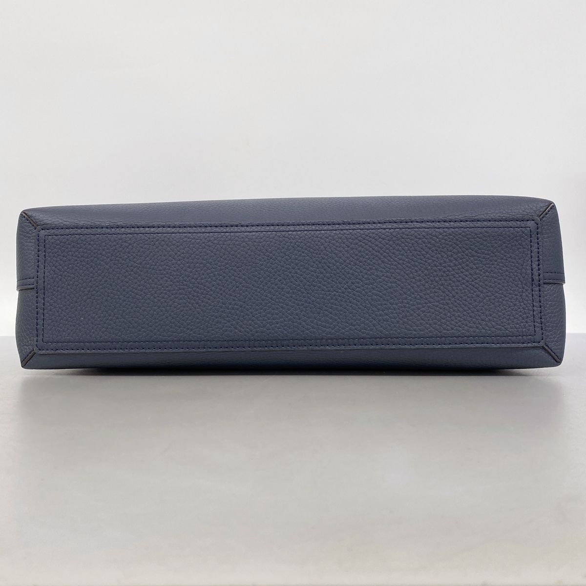 Louis Vuitton Tote Bag Taurillon Cabas Voyage NV Navy — view 3