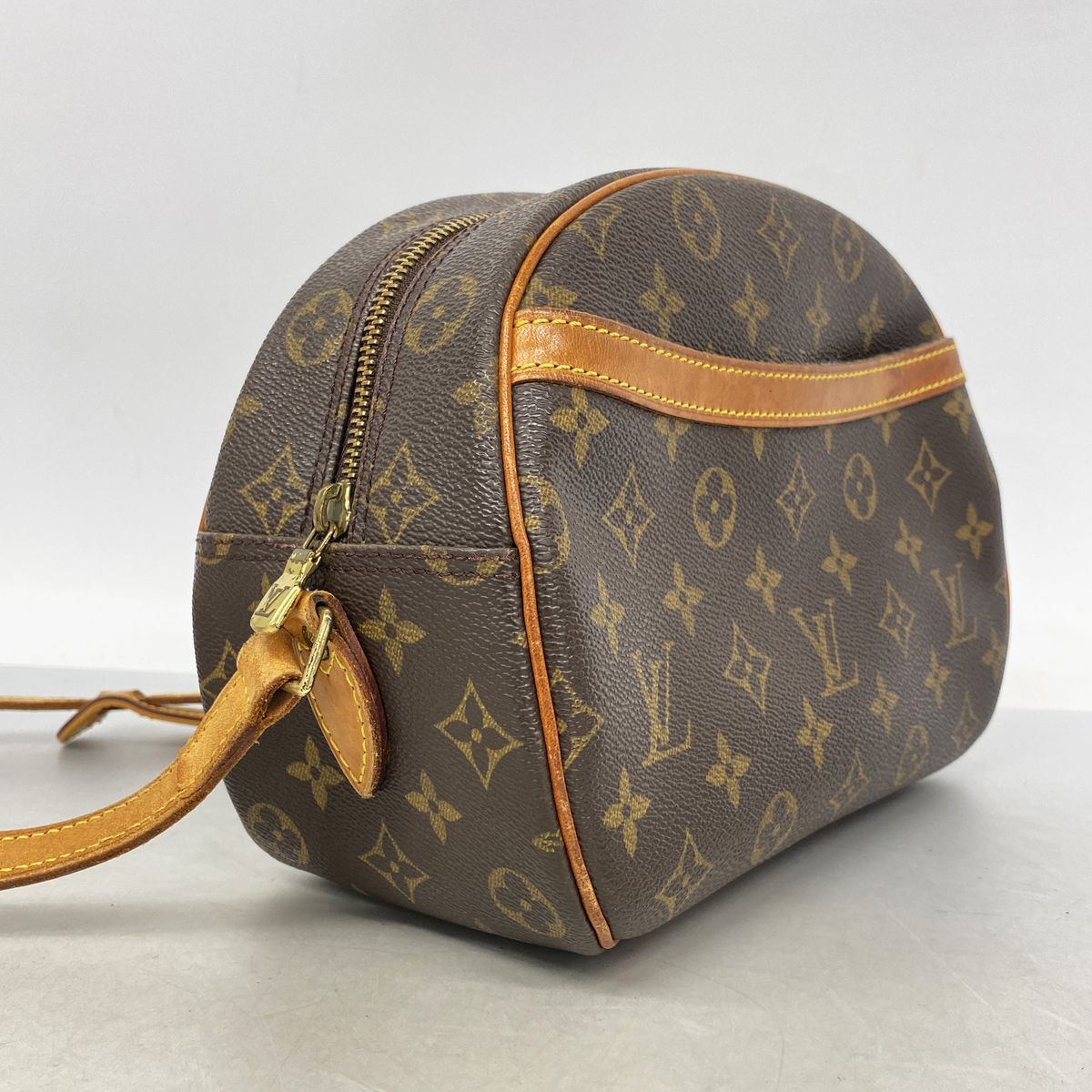 Louis Vuitton Shoulder Bag Monogram Blois Brown — view 2
