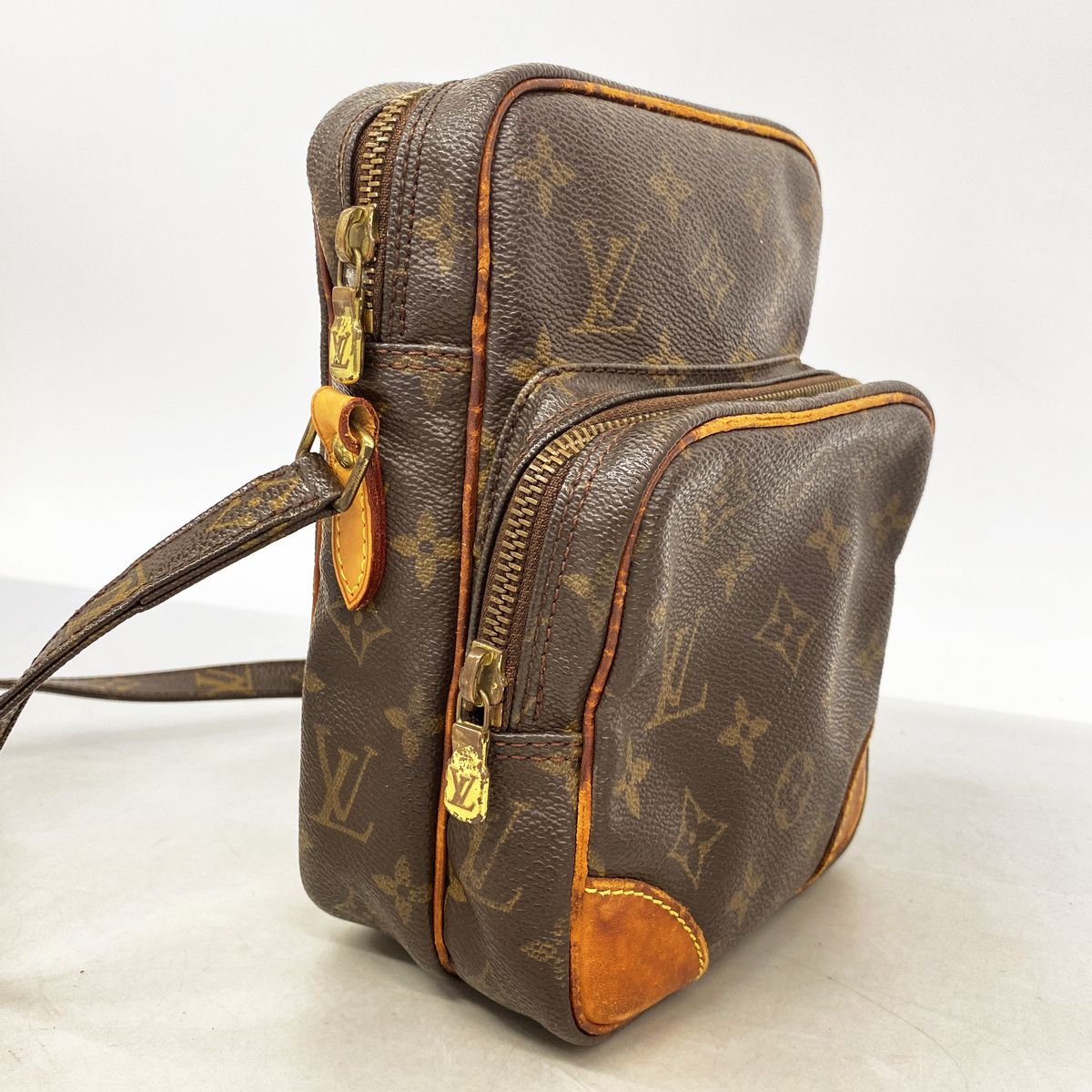 Louis Vuitton Shoulder Bag Monogram Amazon Brown — view 2
