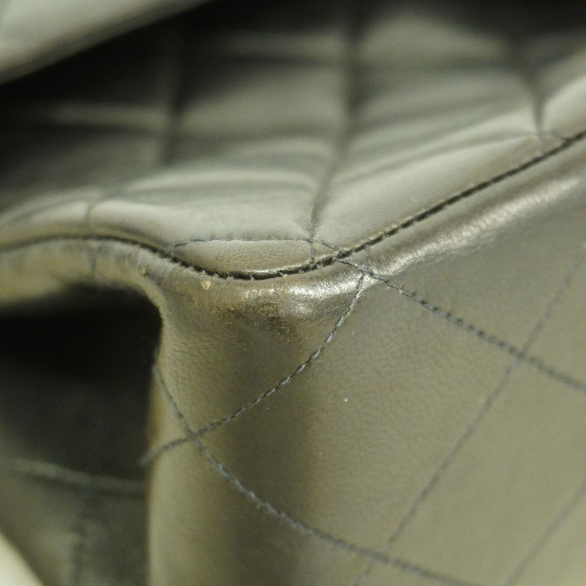 Chanel Shoulder Bag Maxi Quilted Lambskin Black Gold — view 7