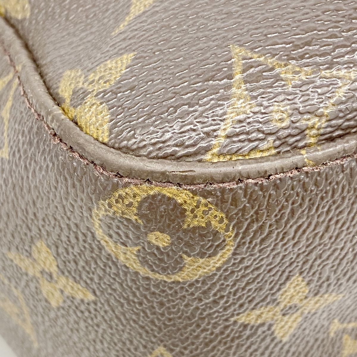 Louis Vuitton Shoulder Bag Monogram Looping GM Brown — view 6