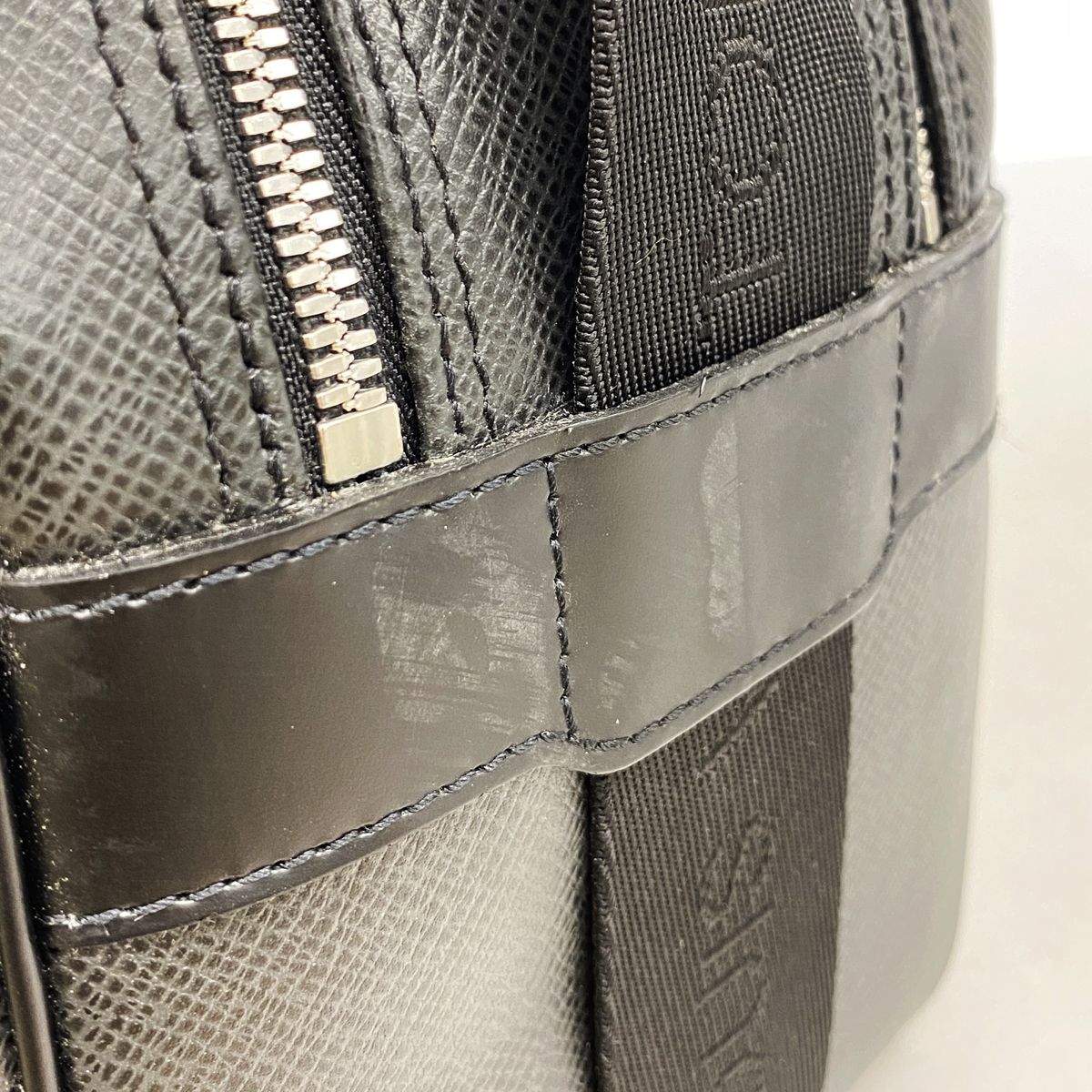 Louis Vuitton Shoulder Bag Taiga Reporter Ardoise — view 7