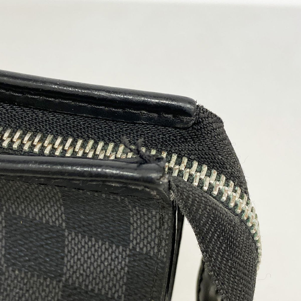 Louis Vuitton Clutch Damier Graphite Pochette Voyage MM Black Gray — view 6