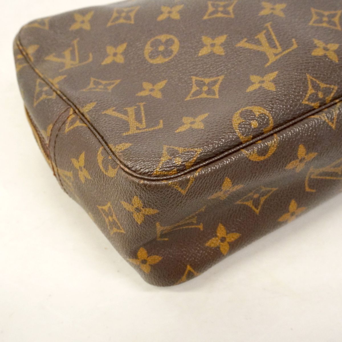 Louis Vuitton Pouch Monogram Trousse Toilet 28 Brown — view 6