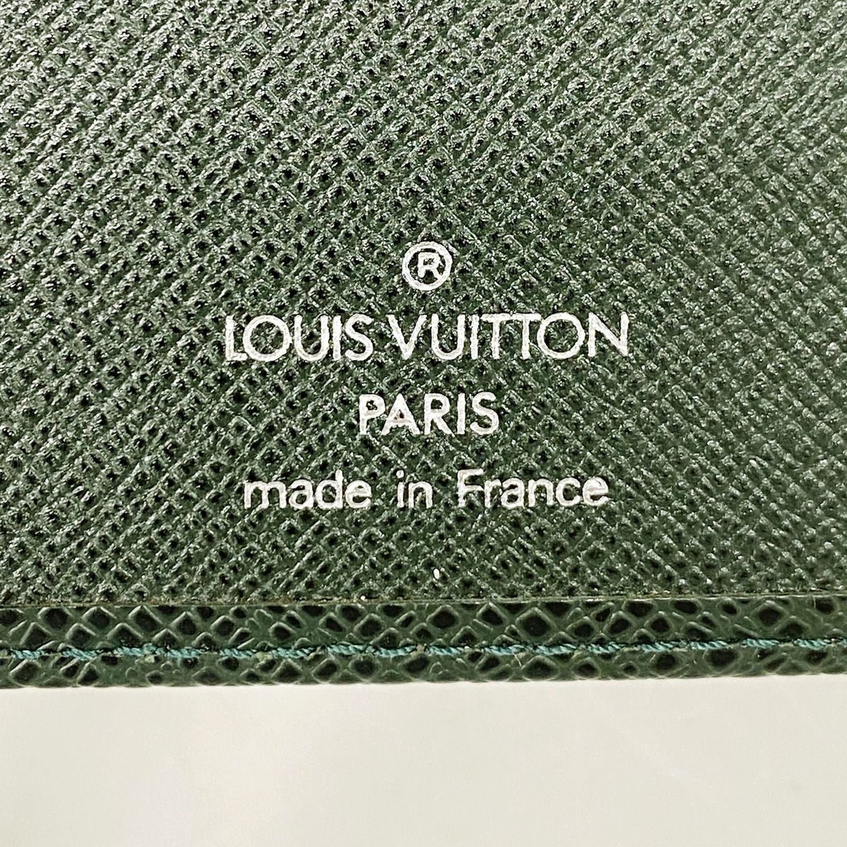 Louis Vuitton Notebook Cover Taiga Agenda MM Epi — view 4