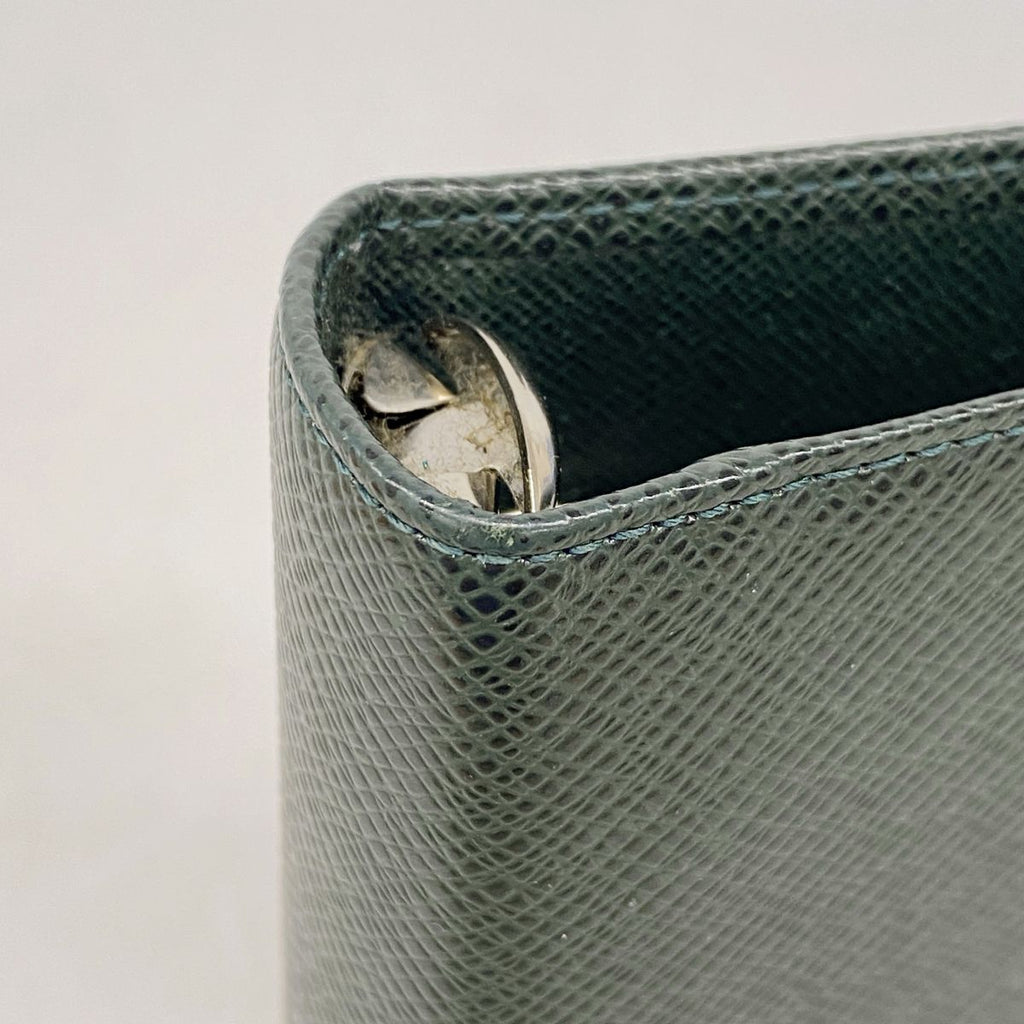 Louis Vuitton Notebook Cover Taiga Agenda MM Epi — view 5