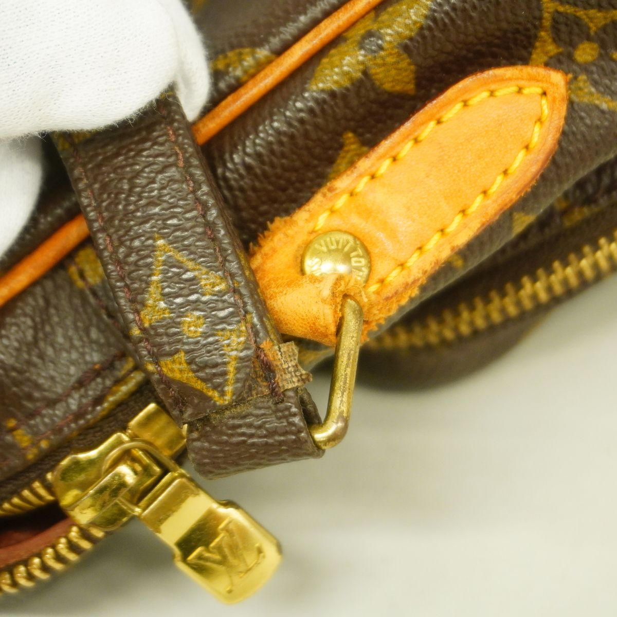 Louis Vuitton Shoulder Bag Monogram Amazon Brown — view 6
