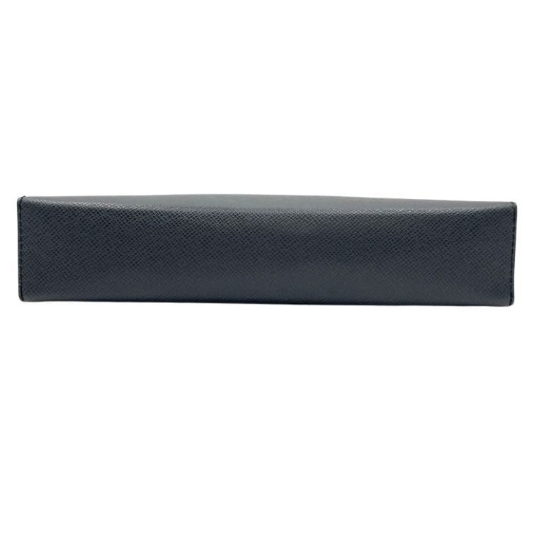Louis Vuitton Clutch Pochette Voyage MM Ardoise Taiga Second Silver — view 3