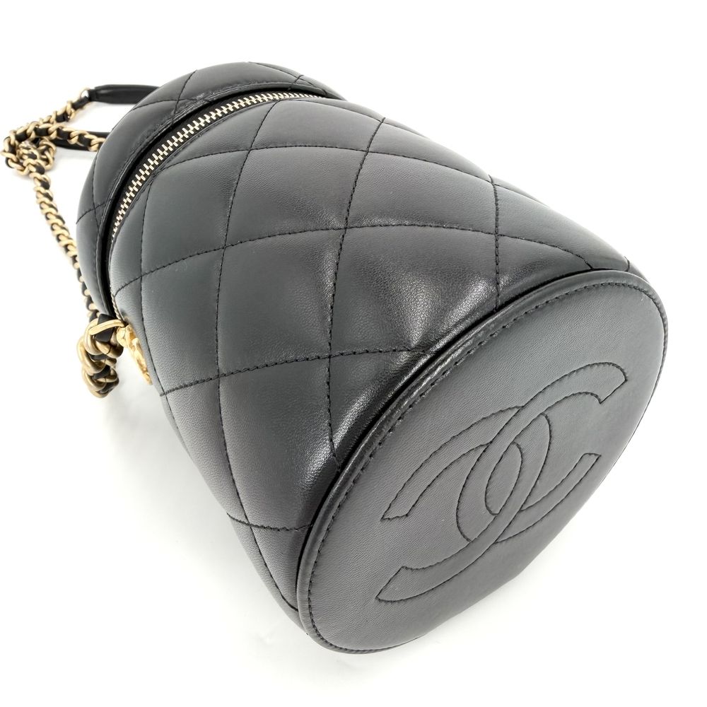 Chanel Shoulder Bag Logo Quilted Chain Vanity Crossbody CC Lambskin Black Gold — view 3