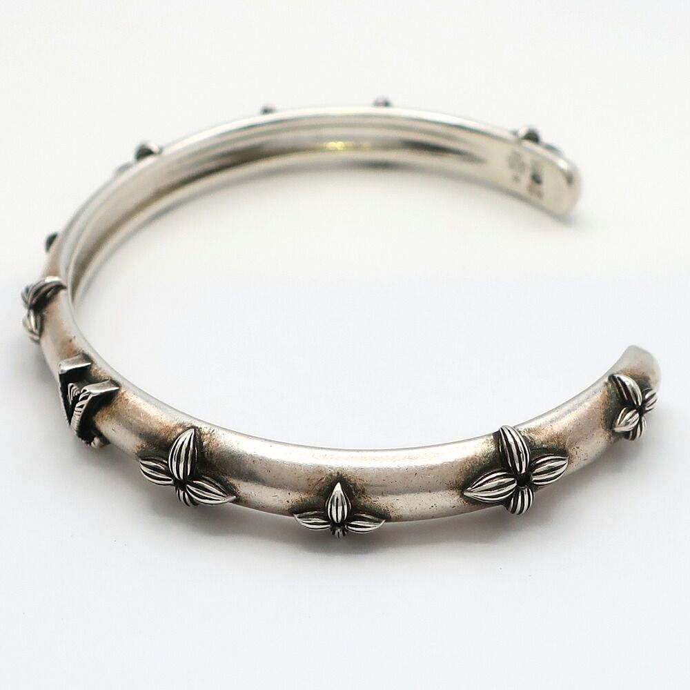 Louis Vuitton Ten Bangle Calfskin LV Whisper Silver M Accessory Bracelet — view 3