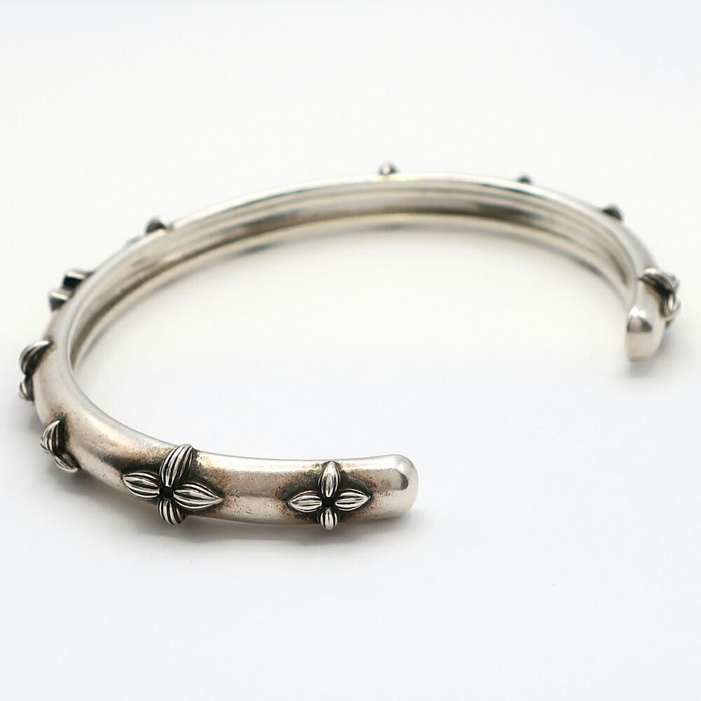 Louis Vuitton Ten Bangle Calfskin LV Whisper Silver M Accessory Bracelet — view 4
