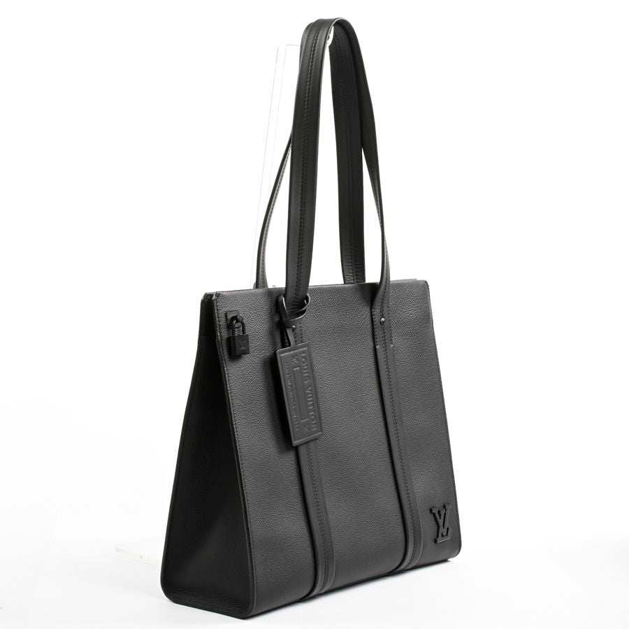 Louis Vuitton Tote Bag Takeoff — view 2