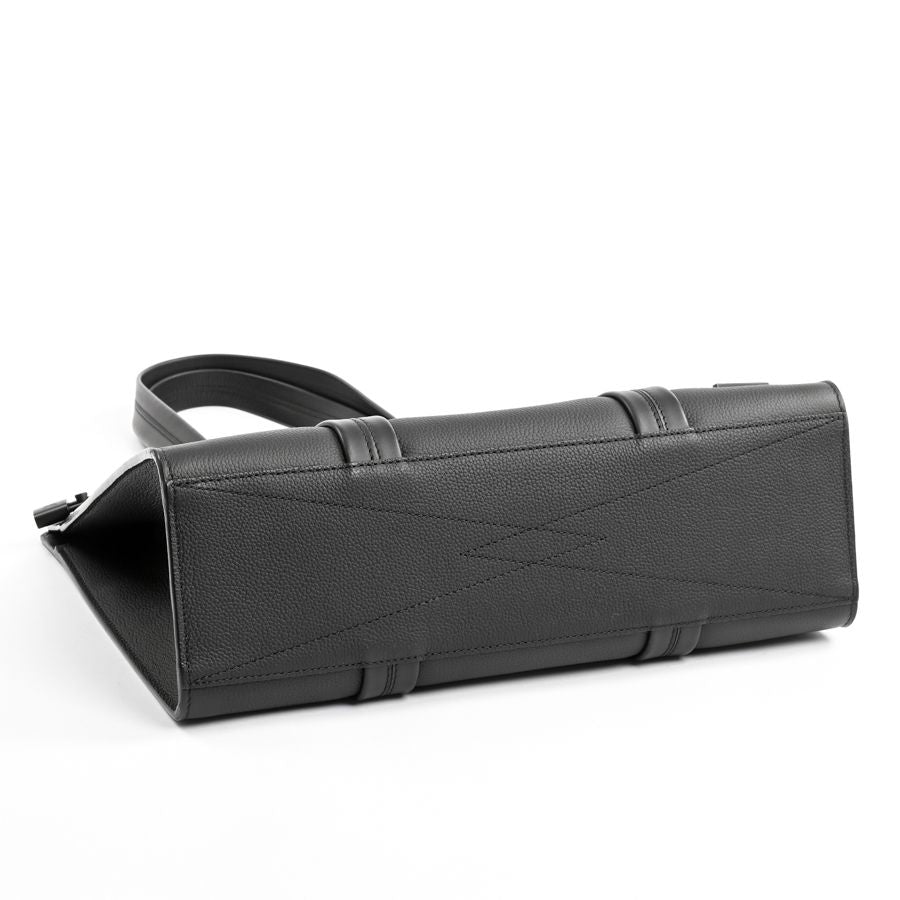 Louis Vuitton Tote Bag Takeoff — view 5