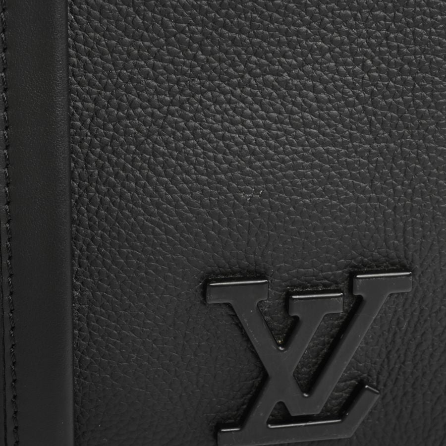 Louis Vuitton Tote Bag Takeoff — view 8