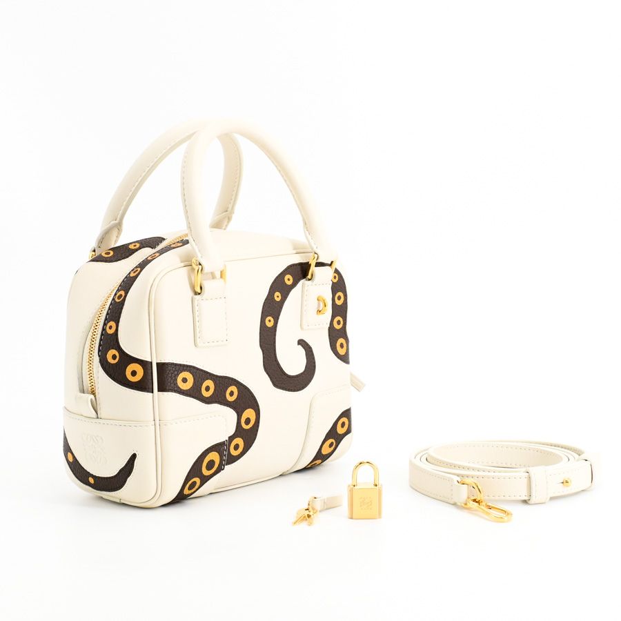 Loewe Amazona 16 Square Bag — view 2