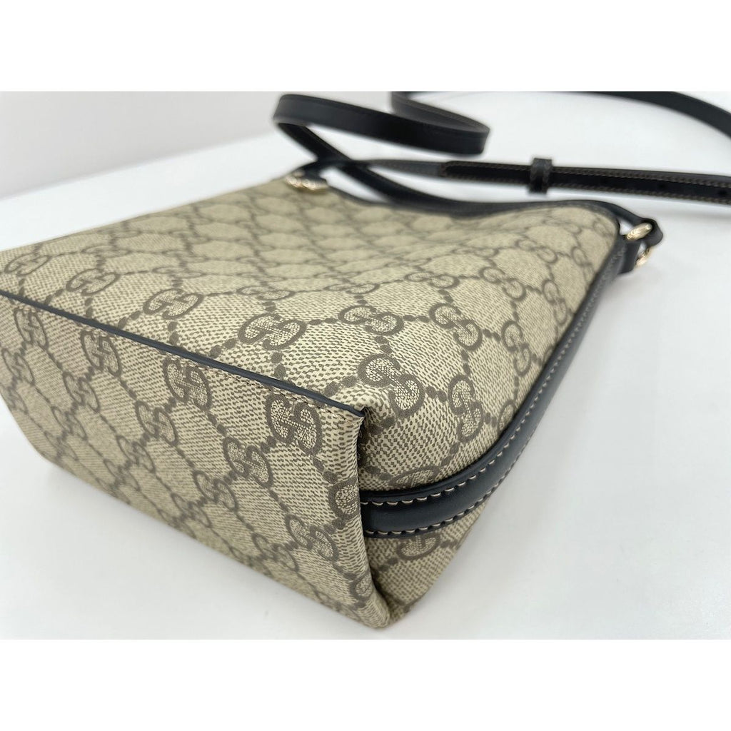 Gucci Shoulder Bag GG Emblem — view 7
