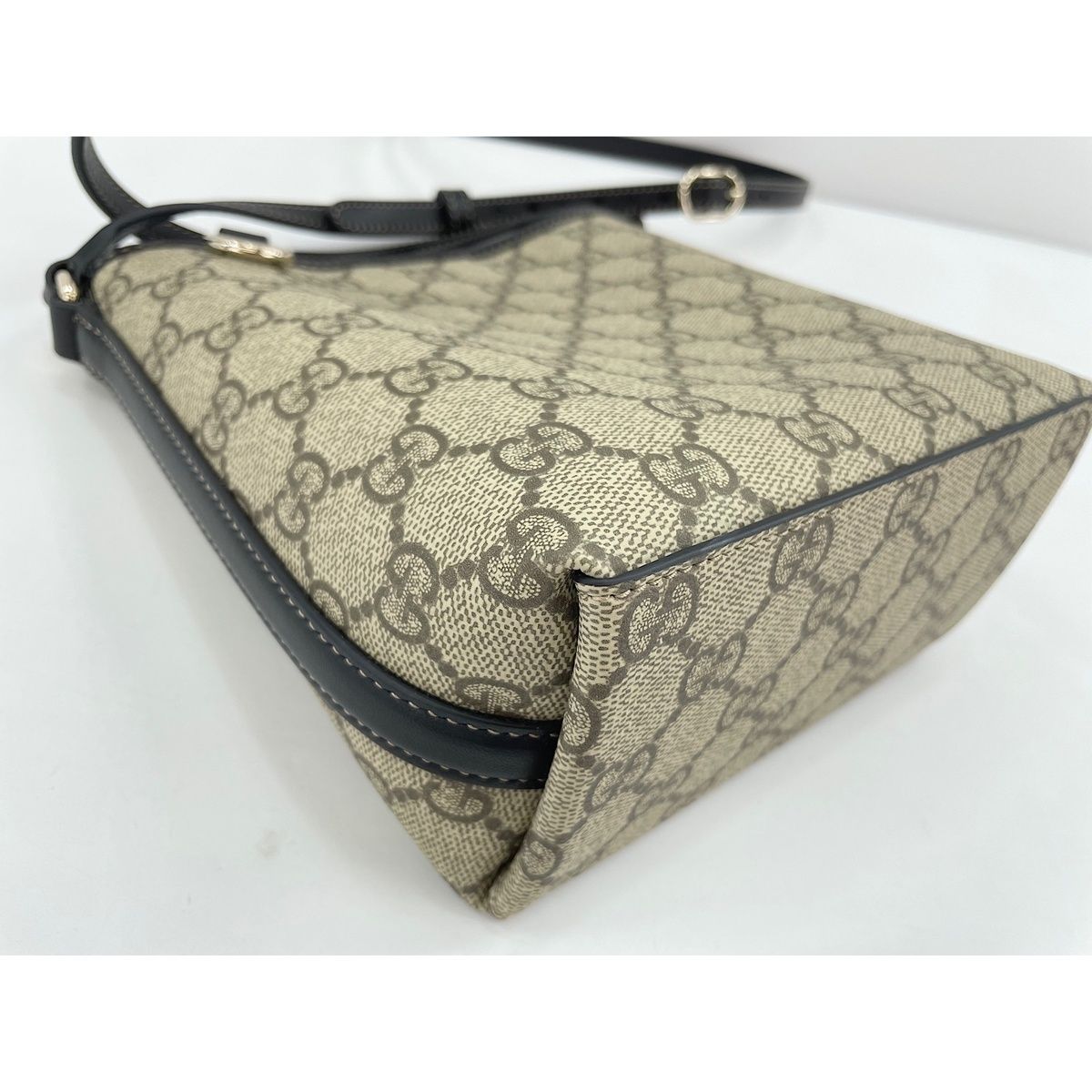 Gucci Shoulder Bag GG Emblem — view 8