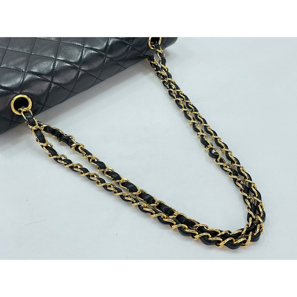 Chanel Shoulder Bag Quilted — view 8