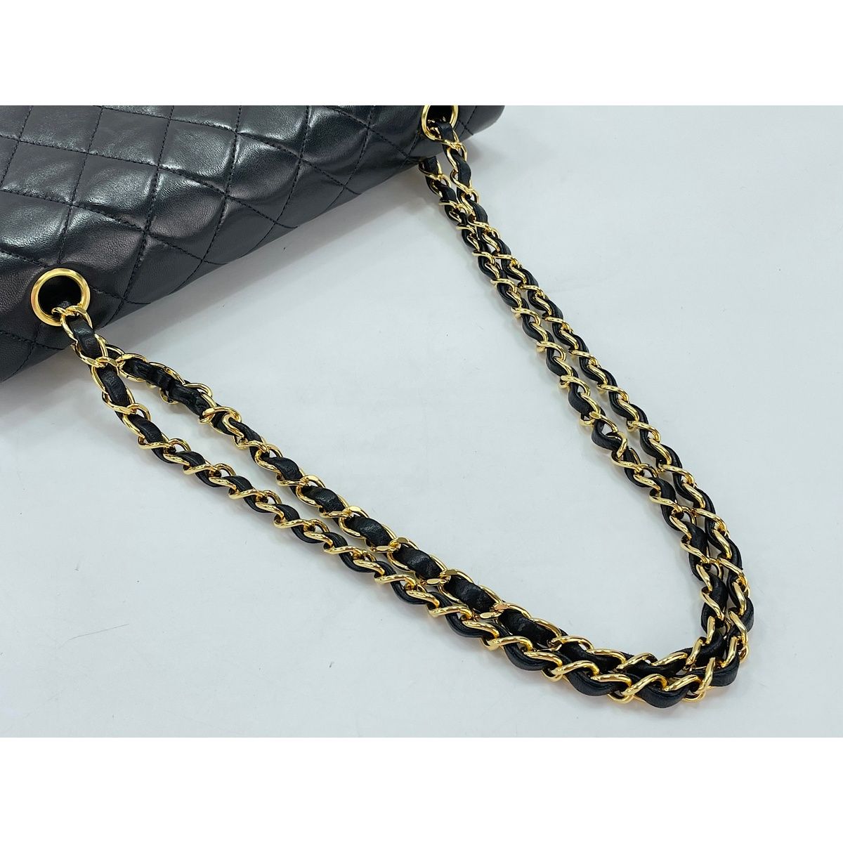 Chanel Shoulder Bag Quilted — view 8