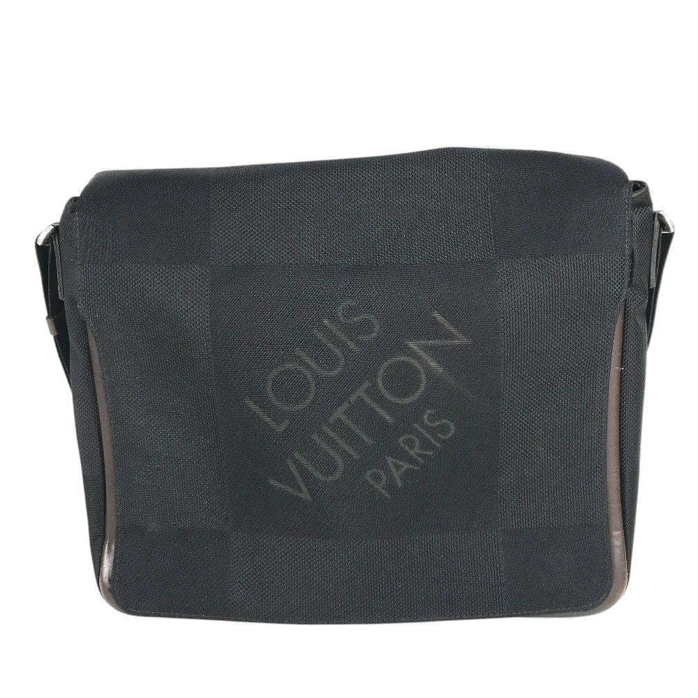 Louis Vuitton Shoulder Bag Petit Messager Damier Geant Canvas Black