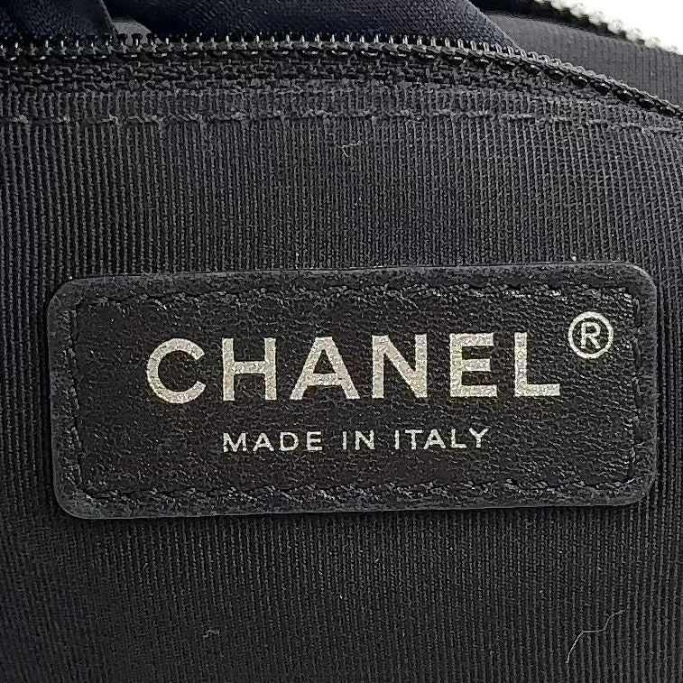 Chanel Logo Mark Leather Black Shoulder Bag Silver — view 4