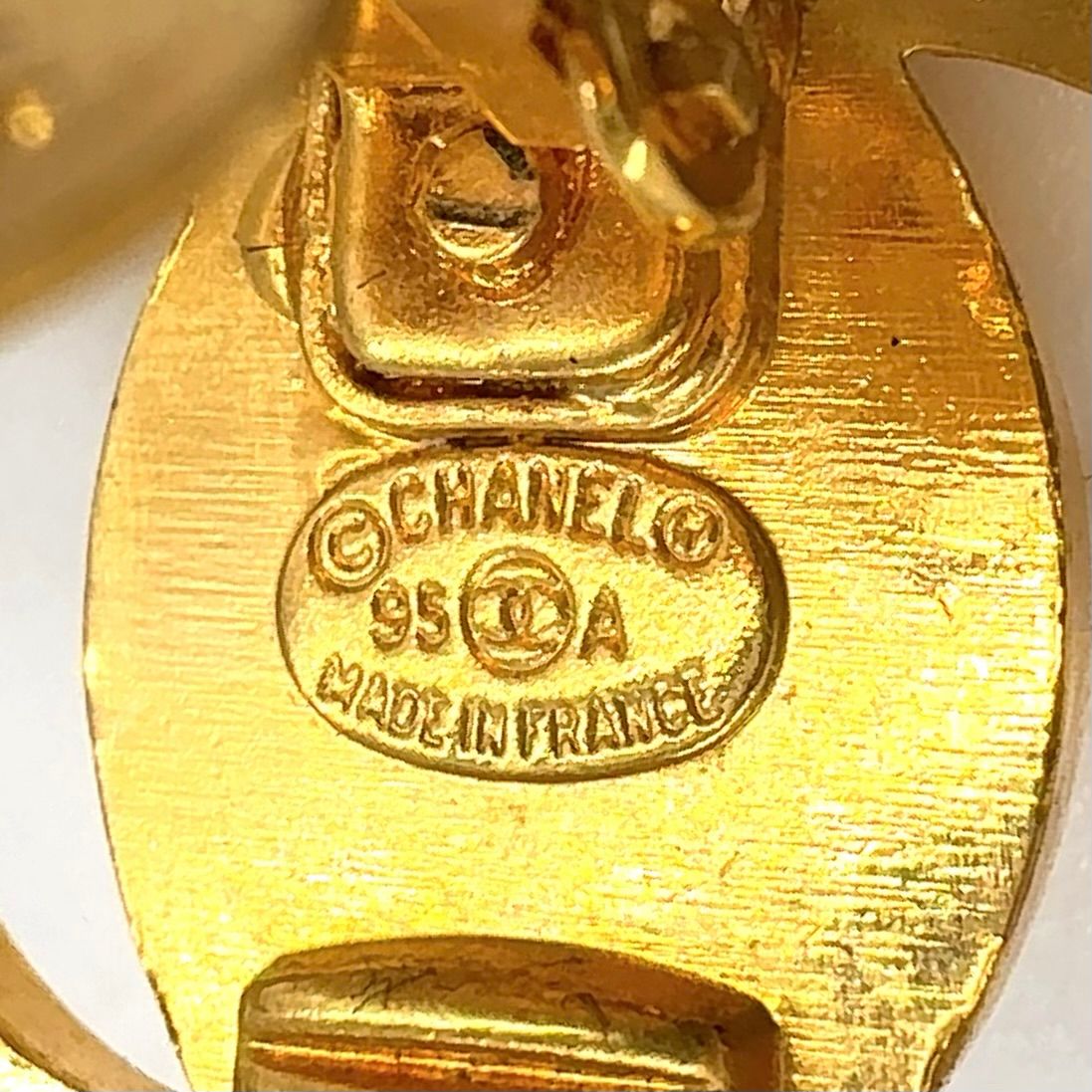 Chanel CC Logo Metal Gold Earrings — view 4