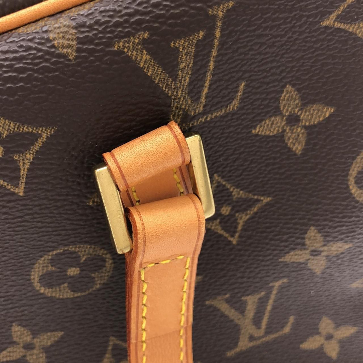 Louis Vuitton Monogram Cite MM Shoulder Bag — view 4