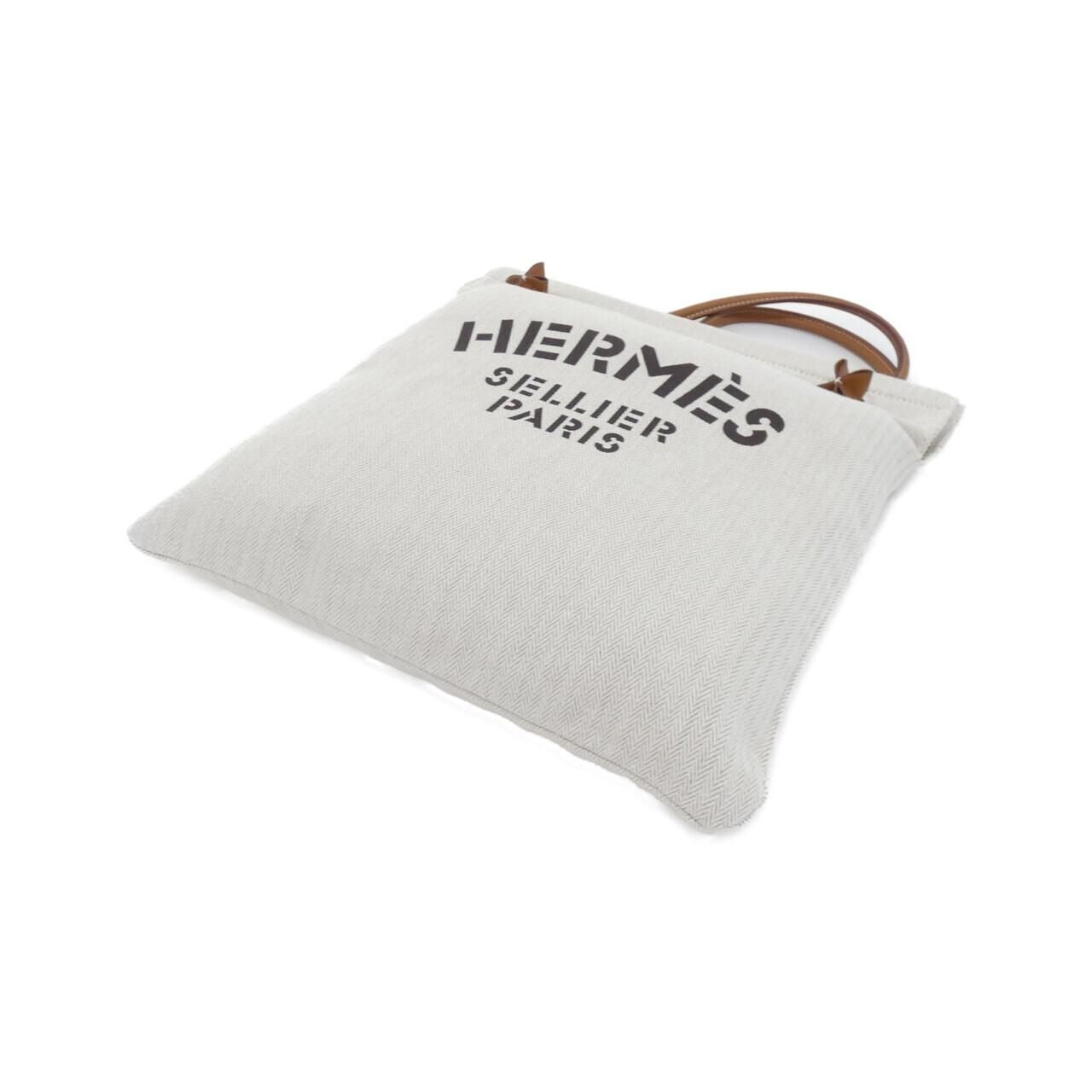 Hermes Sac Aline Shoulder Bag — view 3