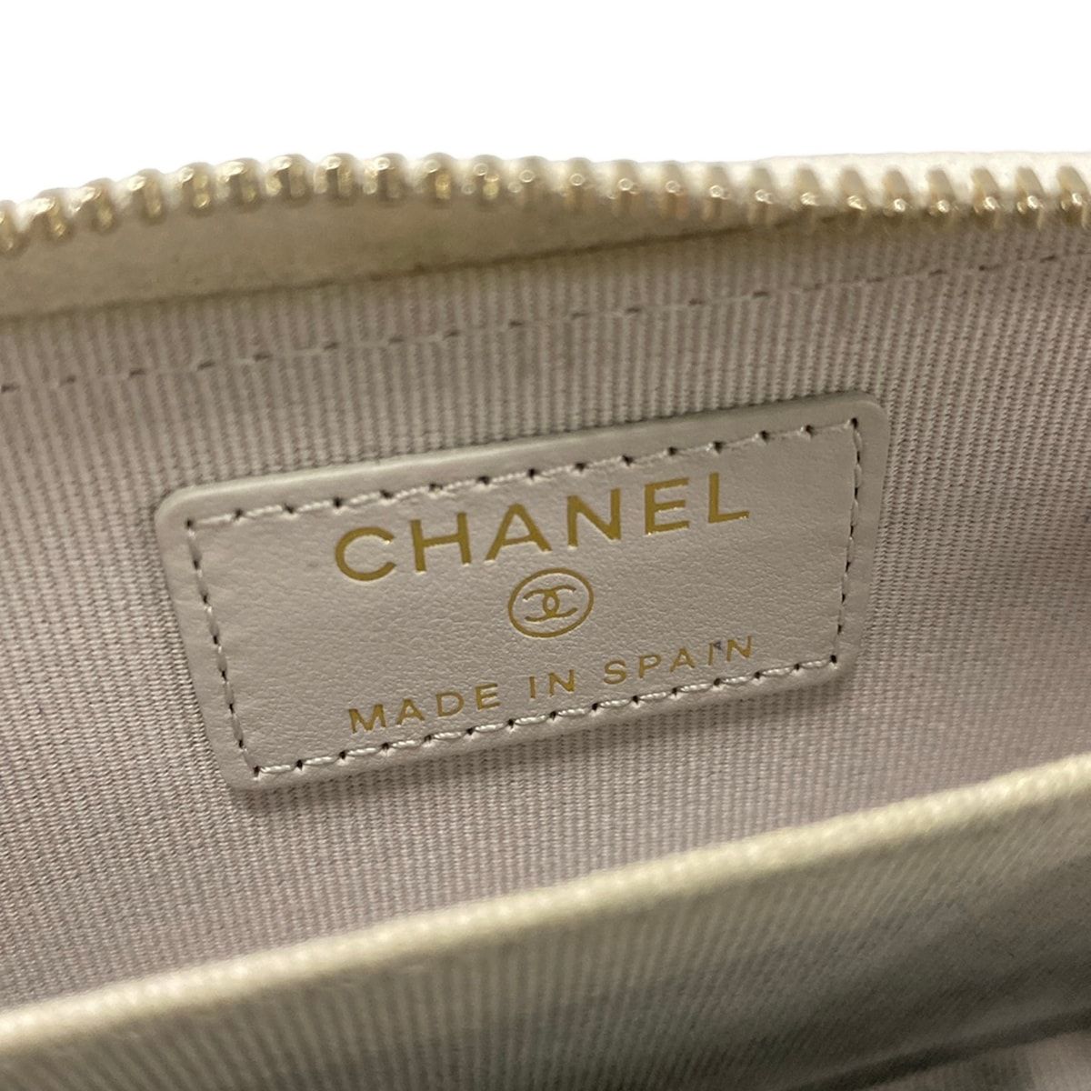 Chanel Coin Purse Quilted Light Gray Zip Around — view 4