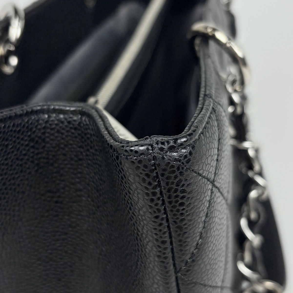 Chanel CC Logo Chain Tote Bag Quilted Caviar Leather Black — view 4