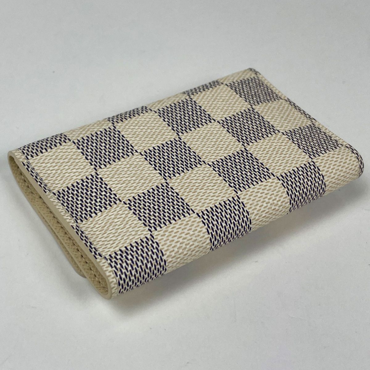 Louis Vuitton Multicles 6 Key Case Damier Azur White Key Holder — view 2