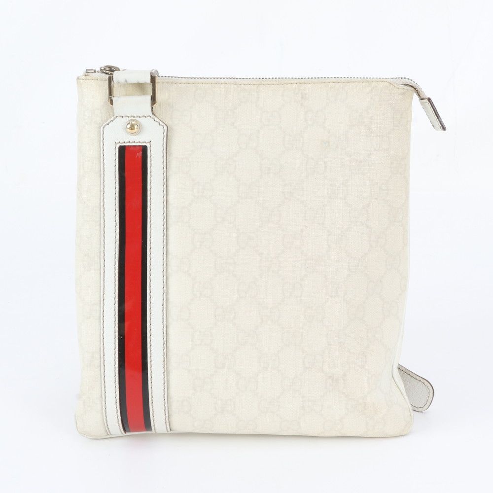 Gucci GG Supreme Leather Shoulder Bag Crossbody — view 3