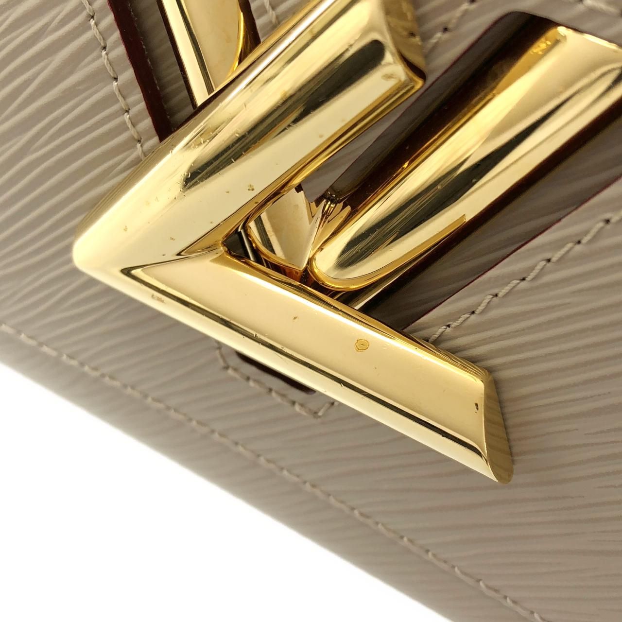 Louis Vuitton Twist MM Shoulder Bag — view 5
