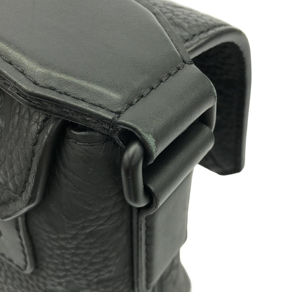 Louis Vuitton Taurillon Monogram S Cape Messenger M Shoulder Bag — view 5