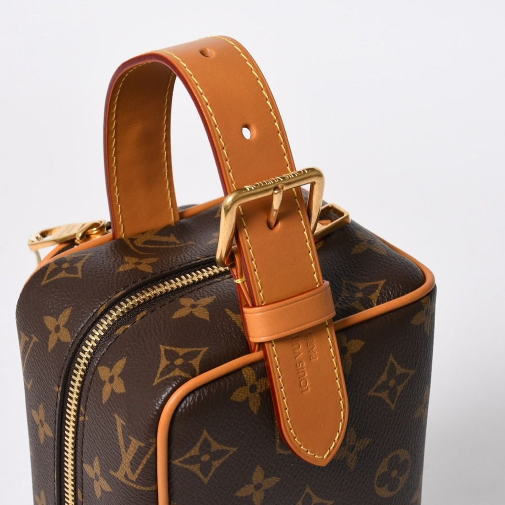 Louis Vuitton Locker Dopp Kit Cargo Clutch Handbag Brown Gold — view 6