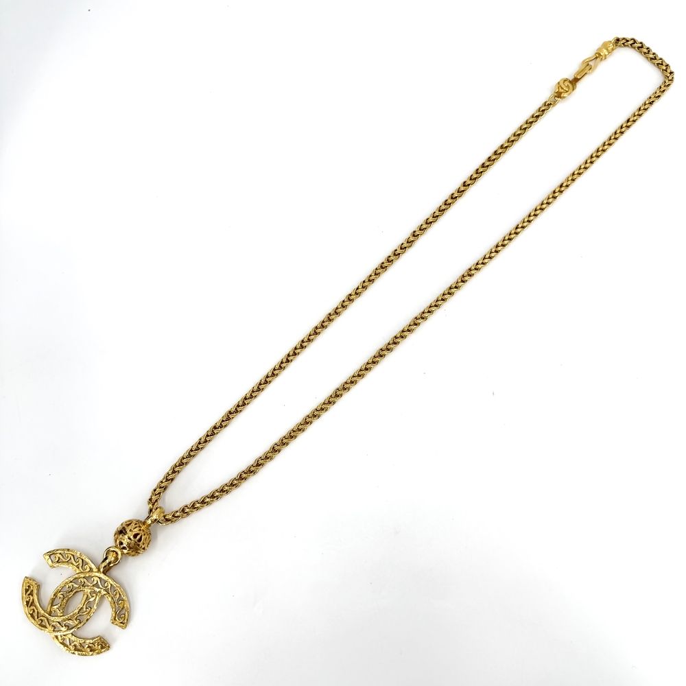 Chanel Necklace CC Logo Long Gold Plated — view 5