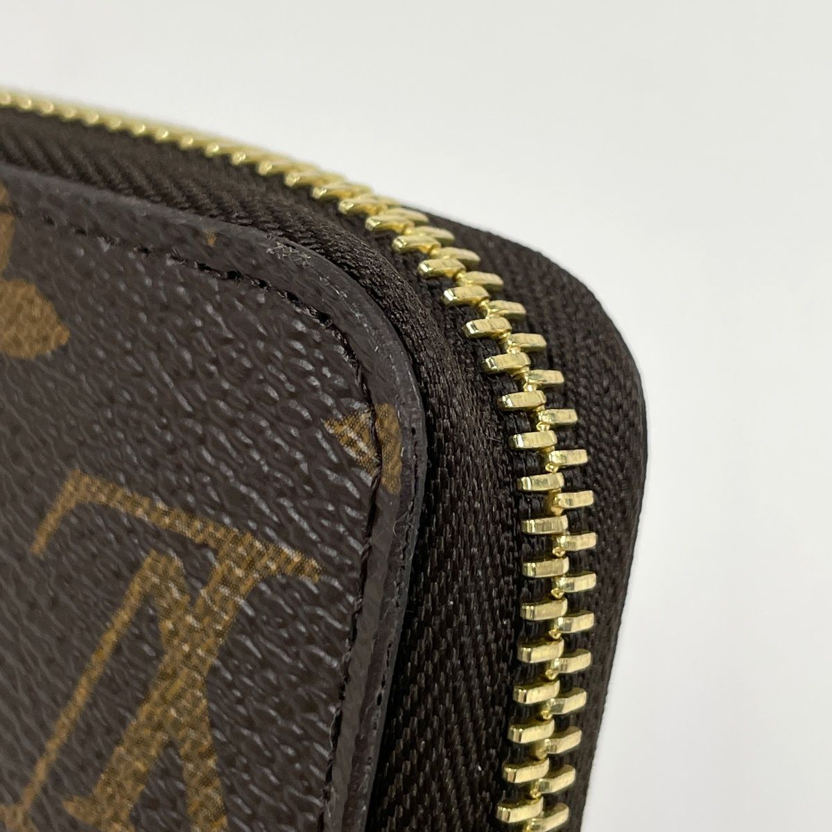 Louis Vuitton Zippy Wallet Round Zip Around Monogram Brown Fuchsia — view 4