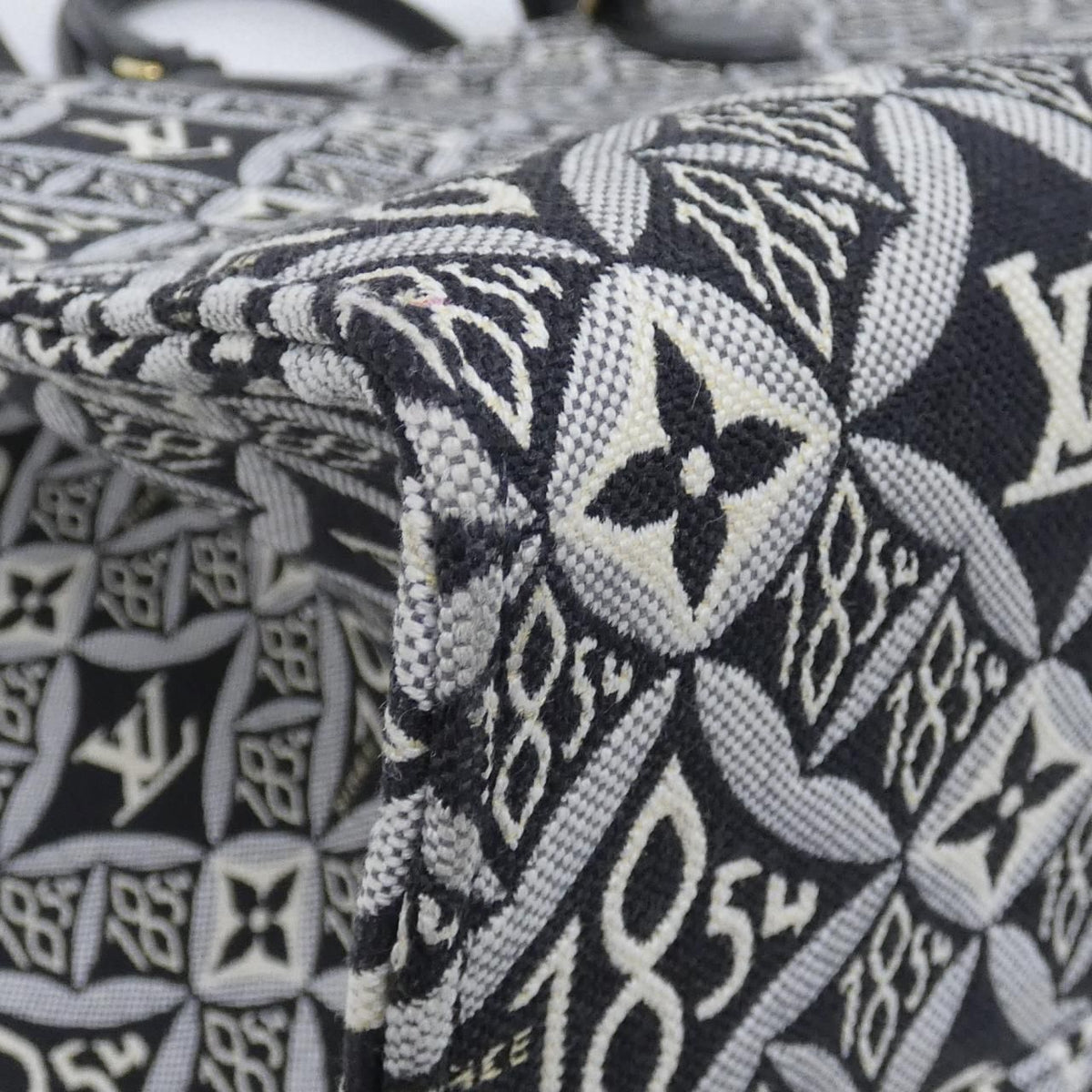 Louis Vuitton On The Go GM Bag — view 2