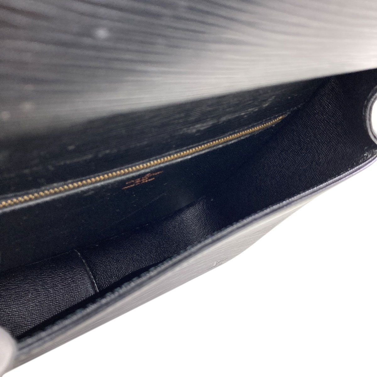 Louis Vuitton Saint Cloud Shoulder Bag — view 5