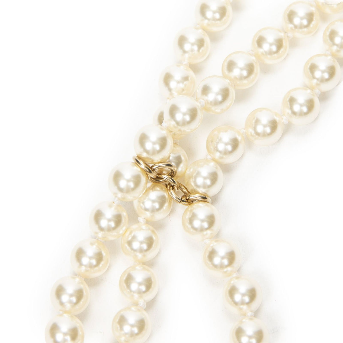 Chanel CC Leather and Chain Pearl Belt White Faux Pearla — view 3