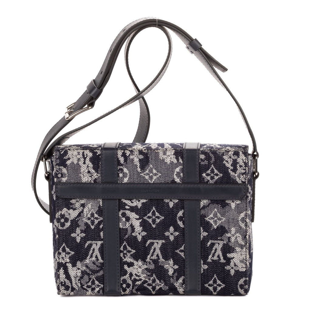 Louis Vuitton Tapestry Trunk Messenger Navy — view 5