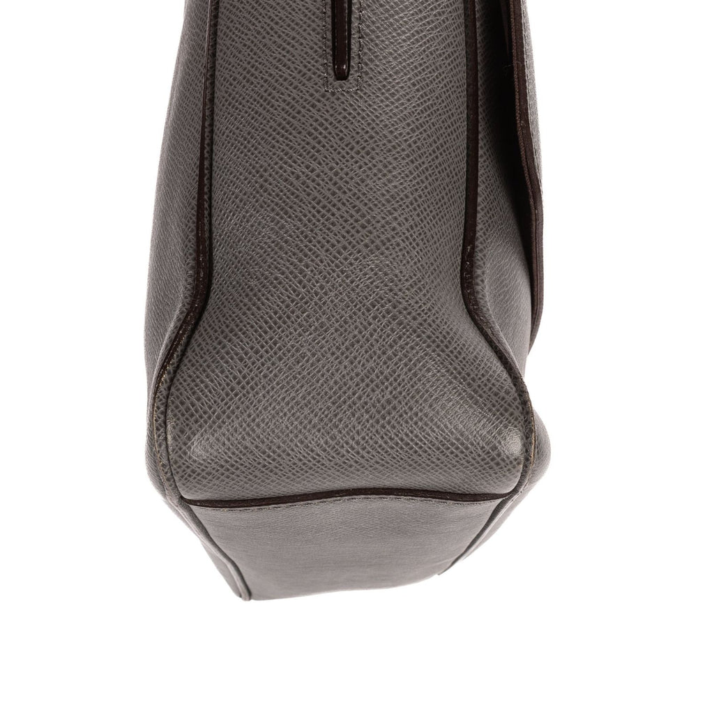 Louis Vuitton Roman Messenger Bag Gray Taiga Leather — view 8