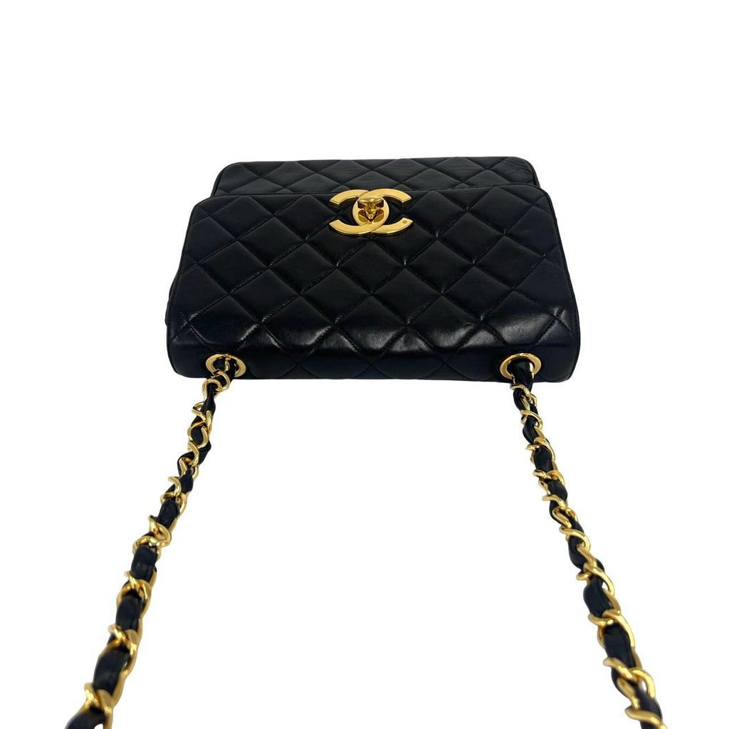 Chanel Vintage Quilted CC Logo Lambskin Chain Shoulder Bag Black — view 4