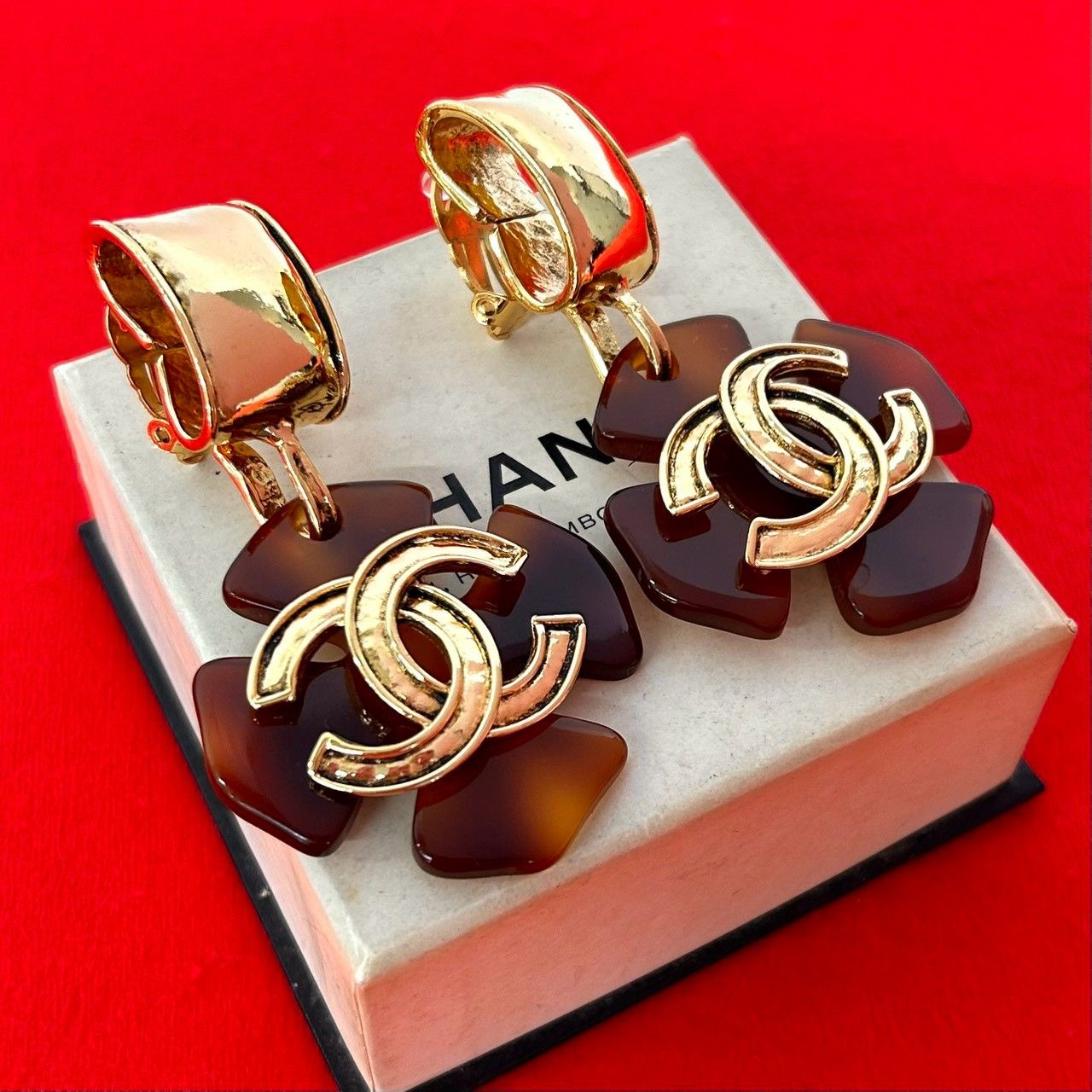 Chanel With Rice CC Logo Marble Plastic Earrings Gold Brown
